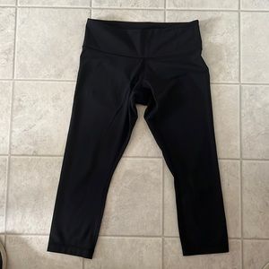 Black Size 6 Lululemon Crop Leggings